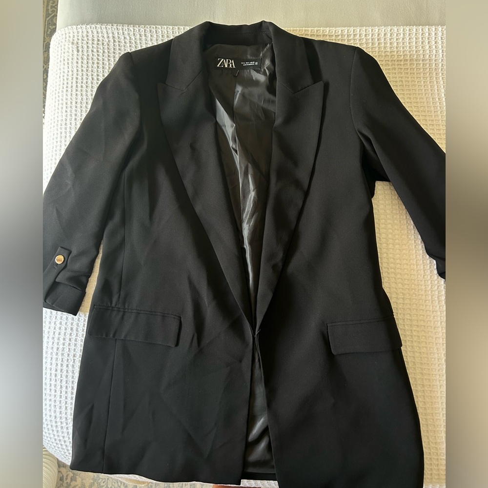 Zara Women's Elegant Black Blazer
